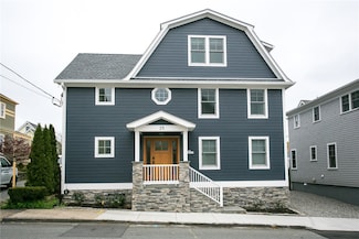 25 Dearborn St Unit 2, Newport, RI 02840