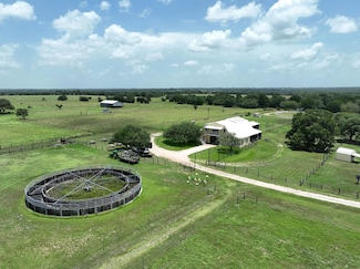 3235 E I-10 Frontage Rd, Schulenburg, TX 78956