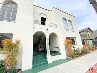 25 Falcon Ave, Long Beach, CA 90802