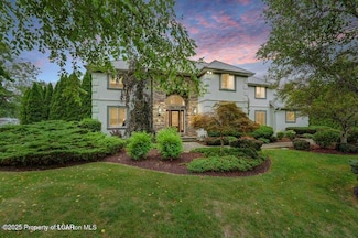 169 Wagner Blvd, Greenfield Township, PA 18407