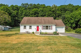 1907 Maple Ave, Palmyra, NY 14522