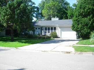 702 Dearholt Rd, Madison, WI 53711