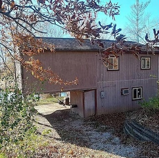 408 Lakeview Dr, Falmouth, KY 41040