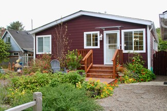 235 Mckenzie St, Lincoln Beach, OR 97388