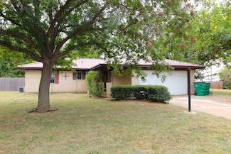 990 Victoria Dr, Burkburnett, TX 76354