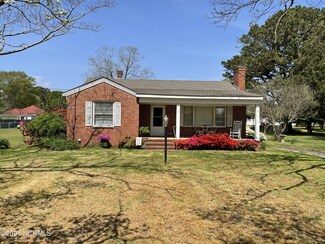 310 W 4th St, Oak City, NC 27857