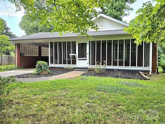 1233 E Cannon Ave, Albemarle, NC 28001