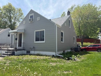 3828 N 52nd St, Omaha, NE 68104