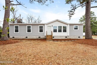 713 Nautical Ct, Hampstead, NC 28443