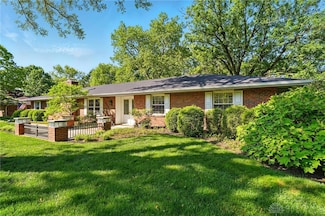 5447 Royalwood Dr, Dayton, OH 45429