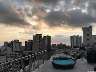 1020 Spencer St Unit 6, Honolulu, HI 96822