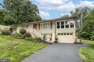25 Allen Dr, Etters, PA 17319