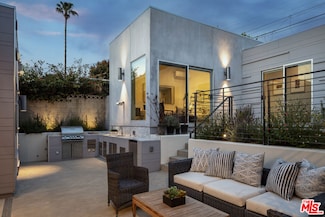 10572 Putney Rd, Los Angeles, CA 90064