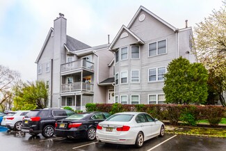 49 Boulder Run Rd Unit 182, Paterson, NJ 07501