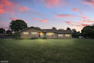 89 S Hillside Ave, Succasunna, NJ 07876