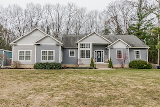 6691 E Point Dr, Fruitport, MI 49415