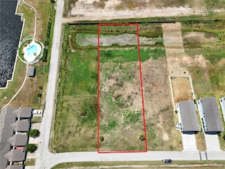 2449 103rd St, Galveston, TX 77554