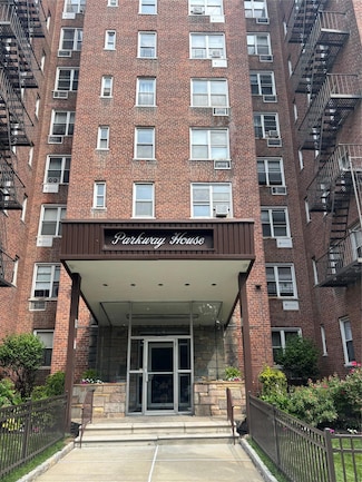 61 Bronx River Rd Unit 8E, Yonkers, NY 10704