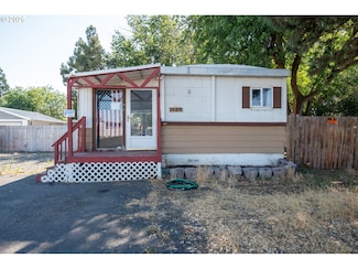 1135 NW 3rd St, Hermiston, OR 97838