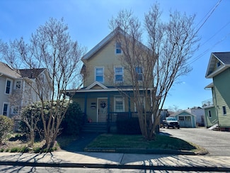 22 Rowan St, Norwalk, CT 06855