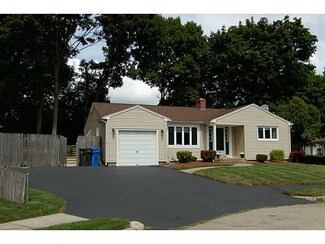15 Redbud Terrace, Cranston, RI 02921