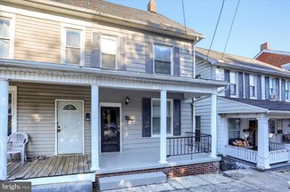 327 1st Ave, Red Lion, PA 17356