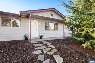 419 W Hemlock St, Sequim, WA 98382
