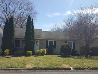 129 County Rd, Cliffwood, NJ 07721
