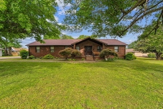 101 Camelot Ln, Mayfield, KY 42066