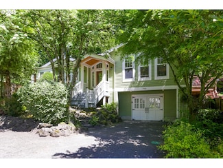 8824 SW 42nd Ave, Portland, OR 97219