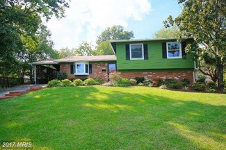 8235 Chancery Ct, Alexandria, VA 22308