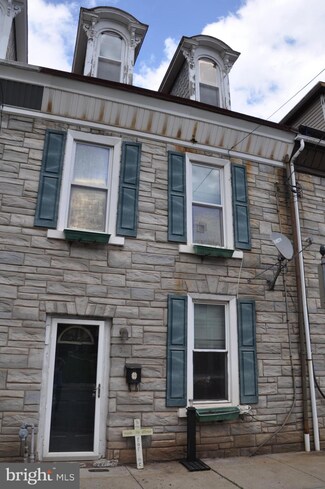 9 N Main St, Spring City, PA 19475