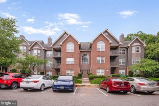 4100L Monument Ct Unit 302, Fairfax, VA 22033