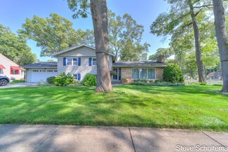 3574 Mccracken St, Norton Shores, MI 49441