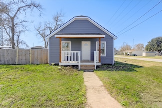 225 Pecan St, Sweeny, TX 77480