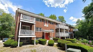 11 Stonehenge Dr Unit 126E, Greenville, RI 02828