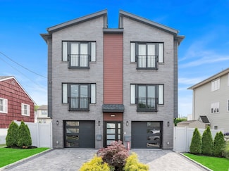 285 Julianne Terrace, Secaucus, NJ 07094
