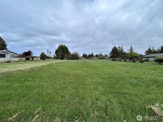 9999 Thornton Dr, Sequim, WA 98382