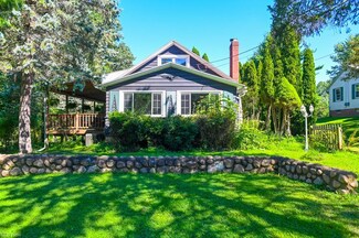 901 Robinson Ave, Barberton, OH 44203