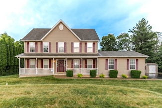 2043 Gorden Ridge Dr, East Stroudsburg, PA 18302