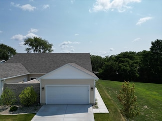 9945 Pheasant Ln, Saint John, IN 46373
