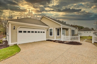 2 Old Coventry Ln, Bedford, NH 03110