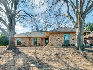 6928 Winchester Place, Fort Worth, TX 76133