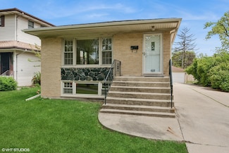 127 S Ardmore Ave, Villa Park, IL 60181