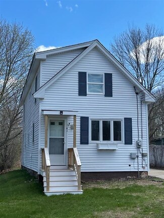 41 Mill St, Rochester, NH 03868