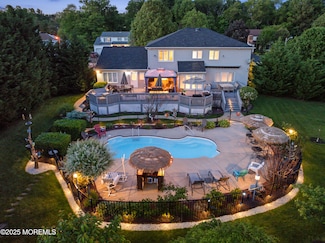19 Dartmoor Dr, Manalapan, NJ 07726