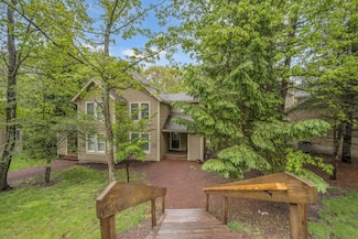 474 Spruce Dr, Tannersville, PA 18372