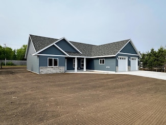 921 9th St NW, Perham, MN 56573