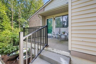 408 Spring Brooke Dr, Brighton, MI 48116