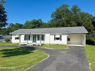 2043 Mcnair Rd, Tarboro, NC 27886